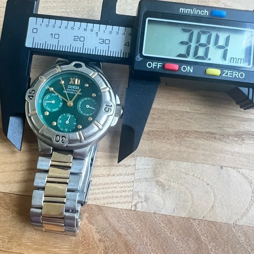 Rare Guess waterpro mens two tone green dial diver sport watch NEW BATTERY